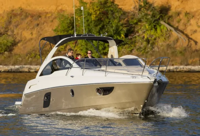 Lancha Beneteau GT
